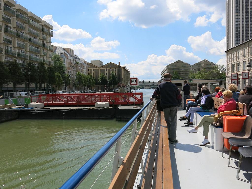Canal Saint Martin's Best Theater and Live Performances This Summer