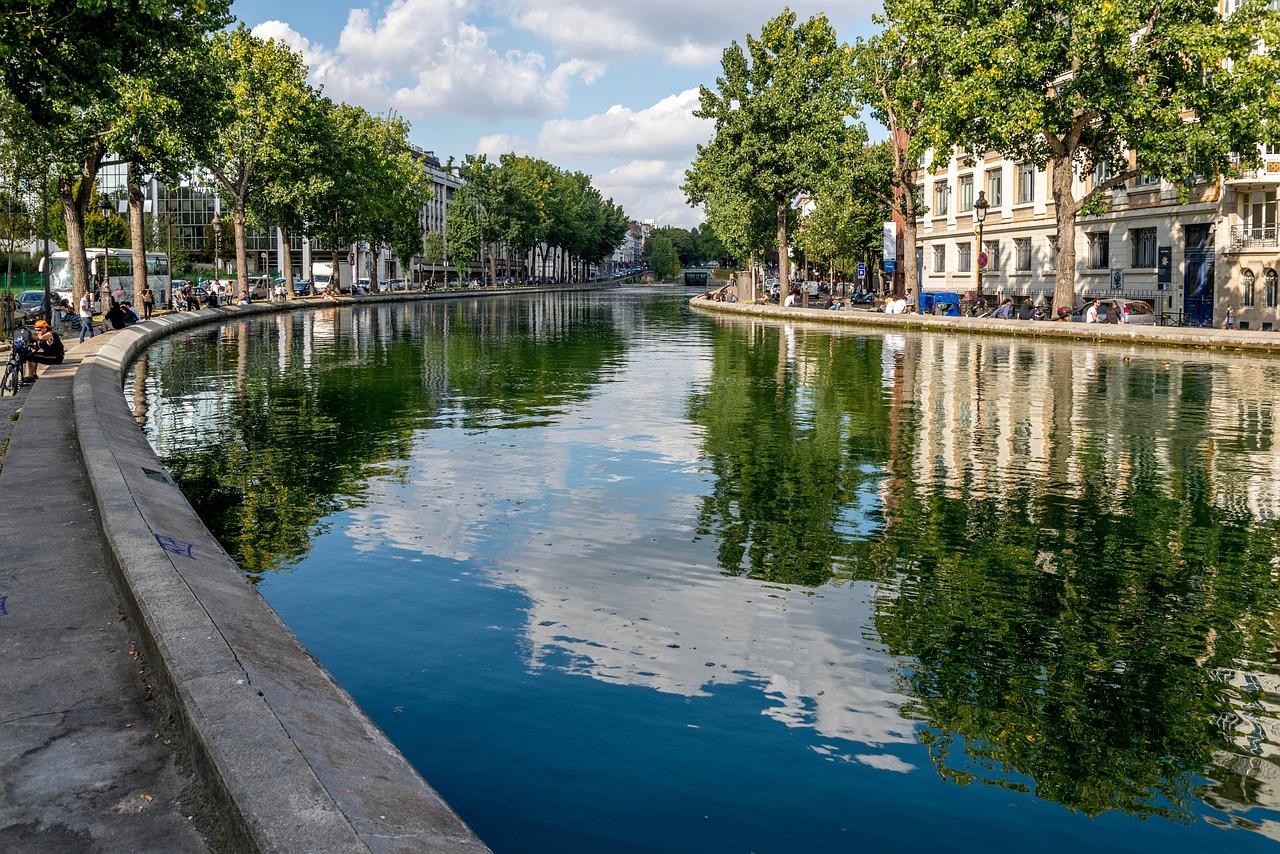 A Practical Guide for Canal Saint Martin Residents Ready to Explore and Enjoy Relationship and Community Connections