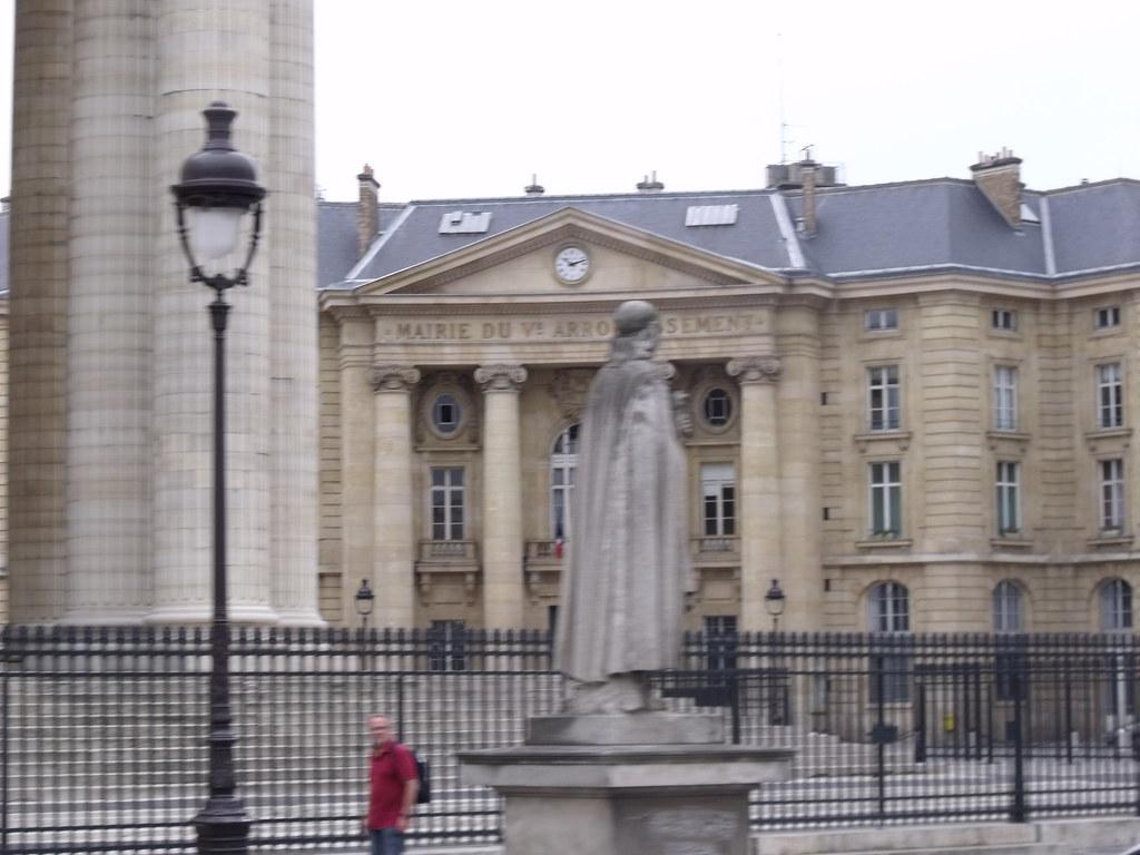 Paris Latin Quarter Pavement Repairs Begin October 2026, Disrupting Traffic