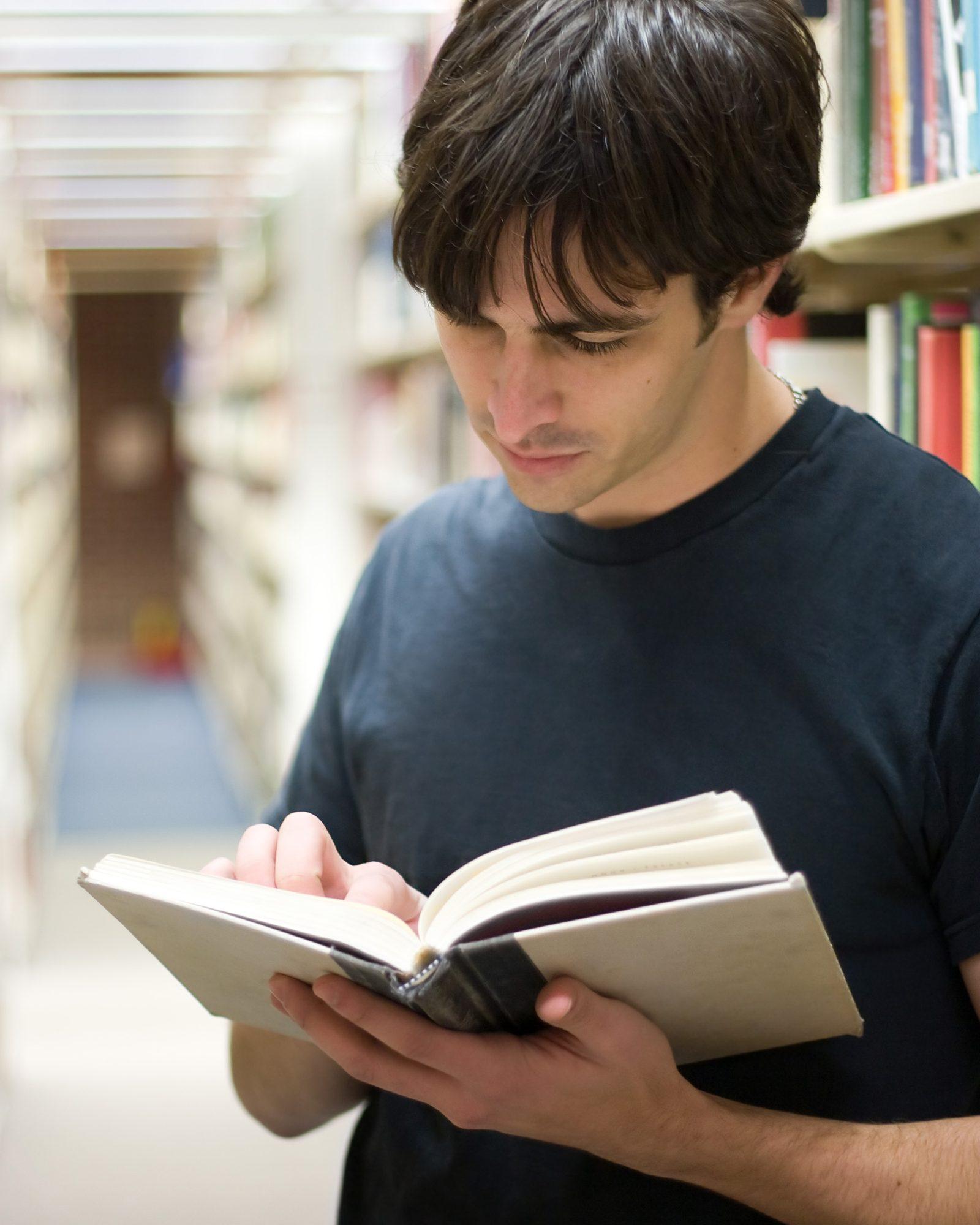 Montparnasse's Best Book Clubs and Literary Cafés Revealed