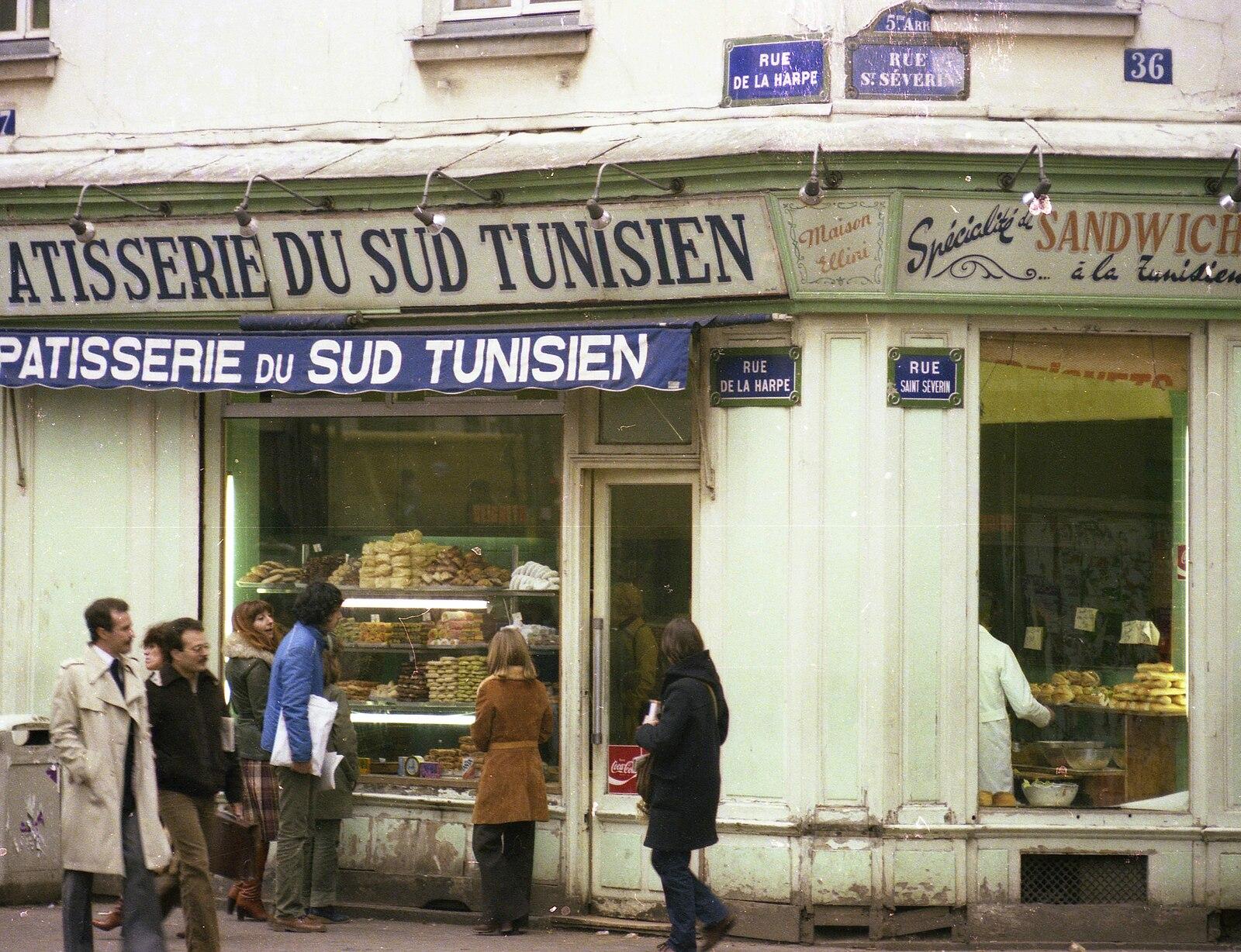 Pâtissier tunisien au cœur du Quartier Latin, à Paris (MédiHAL 828463)